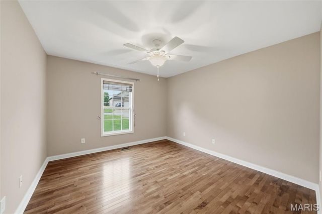 1676 W Highview Drive, Arnold, MO 63010