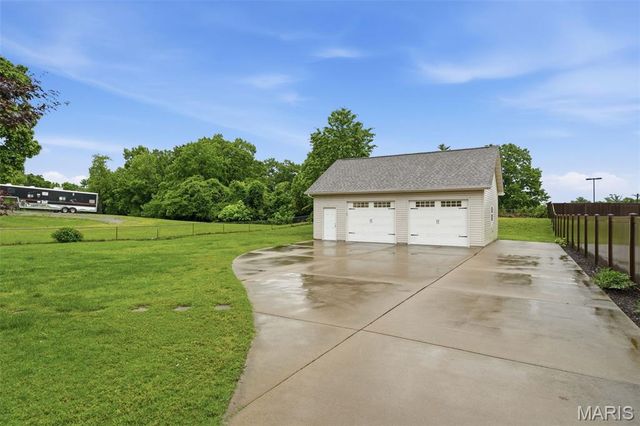 1676 W Highview Drive, Arnold, MO 63010
