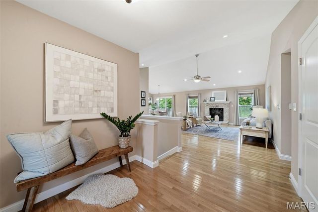 1676 W Highview Drive, Arnold, MO 63010