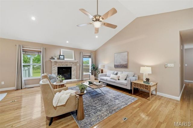 1676 W Highview Drive, Arnold, MO 63010