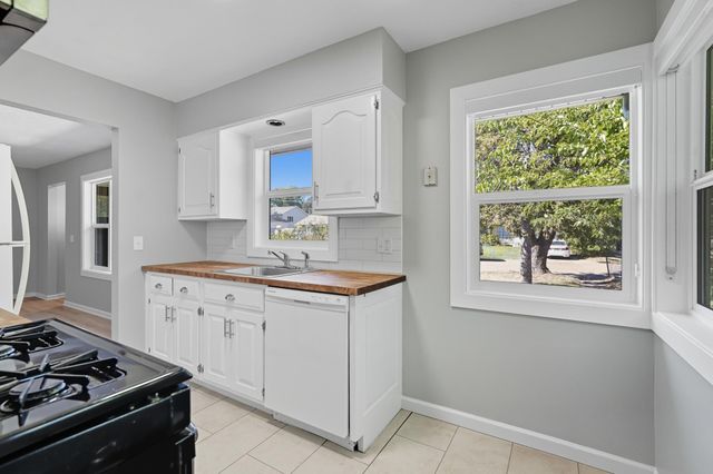 4826 Idaho Avenue N, Crystal, MN 55428