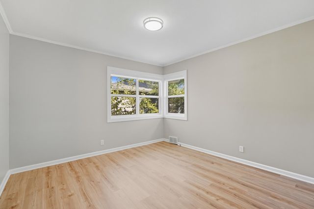 4826 Idaho Avenue N, Crystal, MN 55428