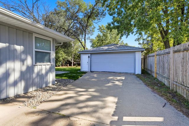 4826 Idaho Avenue N, Crystal, MN 55428