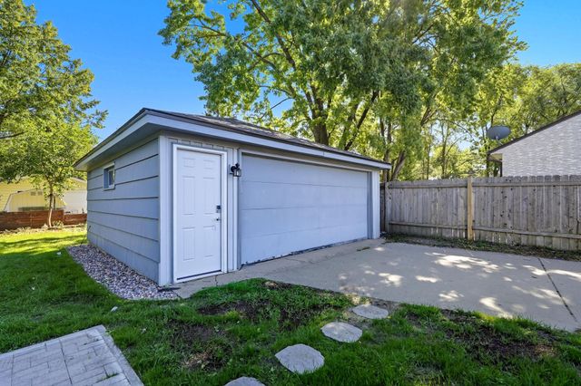 4826 Idaho Avenue N, Crystal, MN 55428