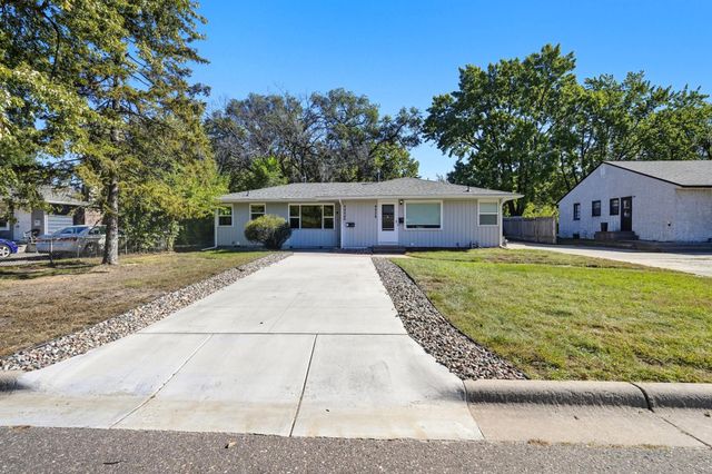 4826 Idaho Avenue N, Crystal, MN 55428