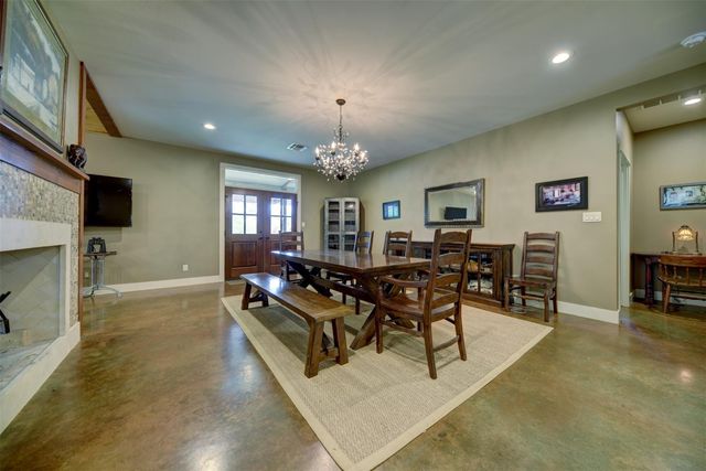 2003 Oakridge Road, Weimar, TX 78962