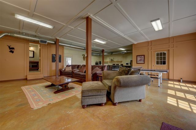 2003 Oakridge Road, Weimar, TX 78962