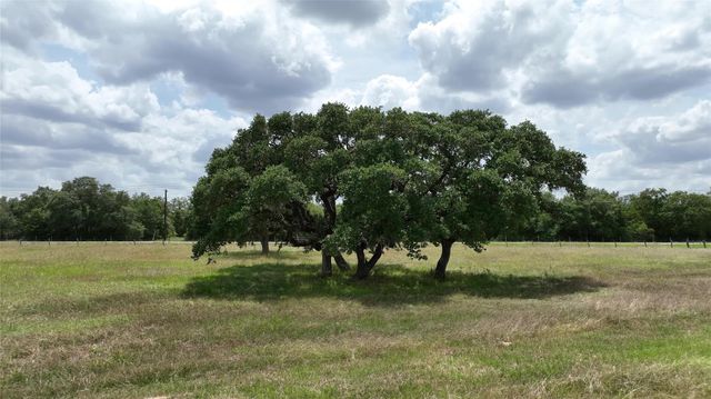 2003 Oakridge Road, Weimar, TX 78962