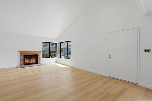 8210 Caminito Modena, La Jolla, CA 92037
