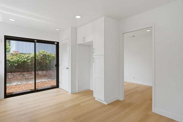 8210 Caminito Modena, La Jolla, CA 92037