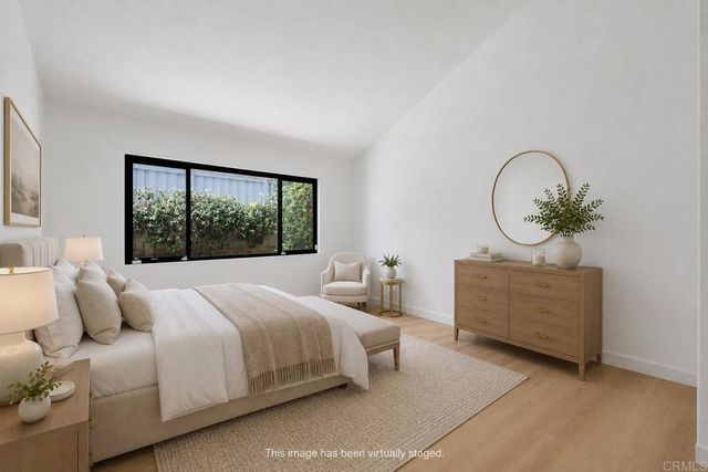 8210 Caminito Modena, La Jolla, CA 92037