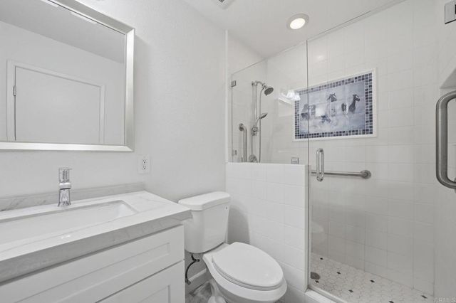 8210 Caminito Modena, La Jolla, CA 92037