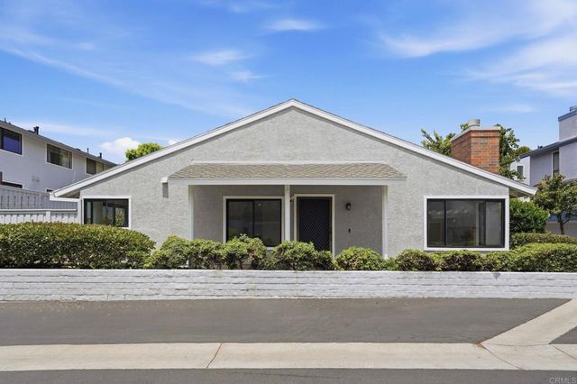 8210 Caminito Modena, La Jolla, CA 92037