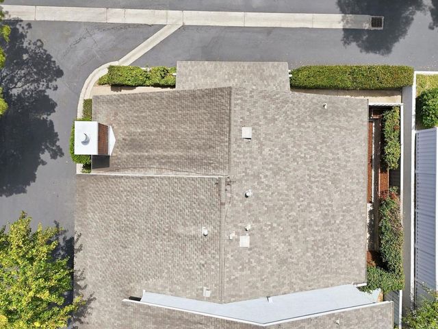8210 Caminito Modena, La Jolla, CA 92037