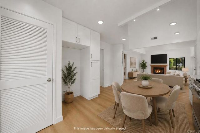 8210 Caminito Modena, La Jolla, CA 92037