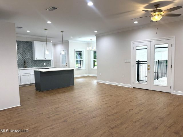 100 N Temple Road Road, Natchez, MS 39120