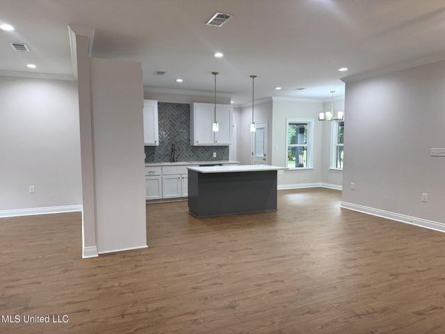 100 N Temple Road Road, Natchez, MS 39120