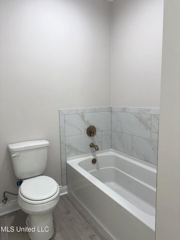 100 N Temple Road Road, Natchez, MS 39120