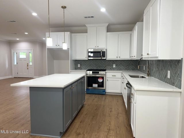 100 N Temple Road Road, Natchez, MS 39120