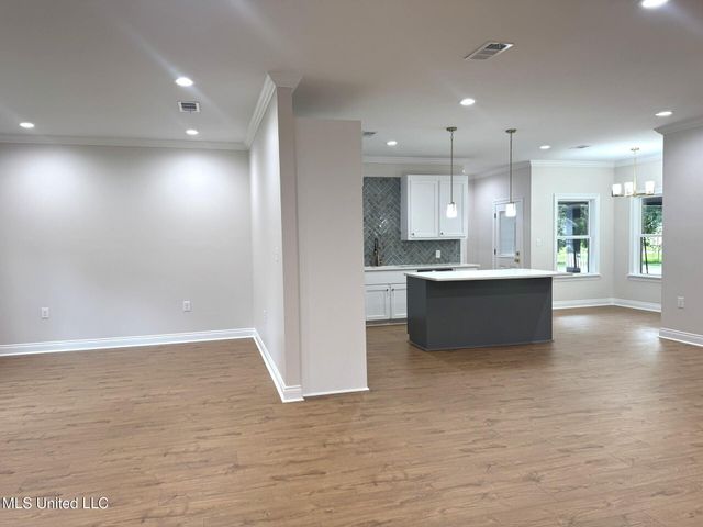 100 N Temple Road Road, Natchez, MS 39120