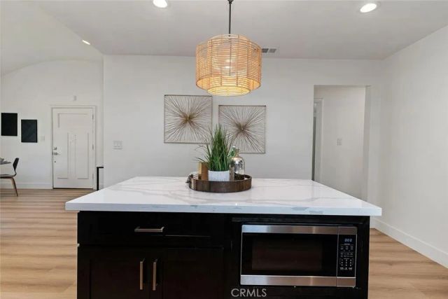 1050 S Plymouth, Los Angeles, CA 90019