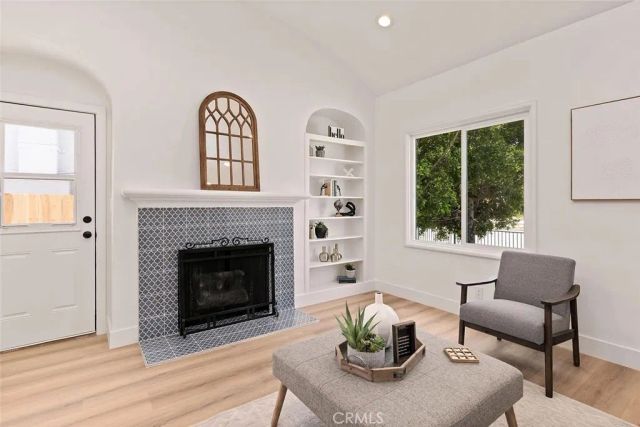 1050 S Plymouth, Los Angeles, CA 90019