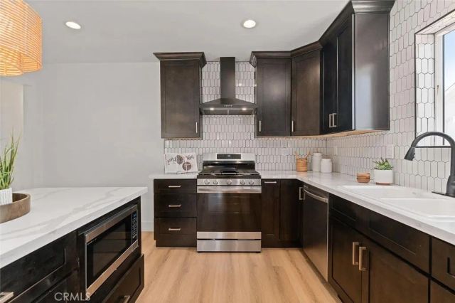 1050 S Plymouth, Los Angeles, CA 90019