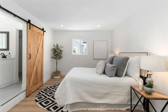 1050 S Plymouth, Los Angeles, CA 90019