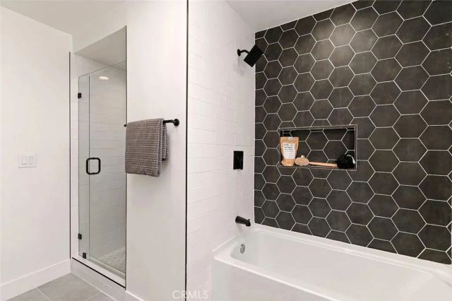1050 S Plymouth, Los Angeles, CA 90019
