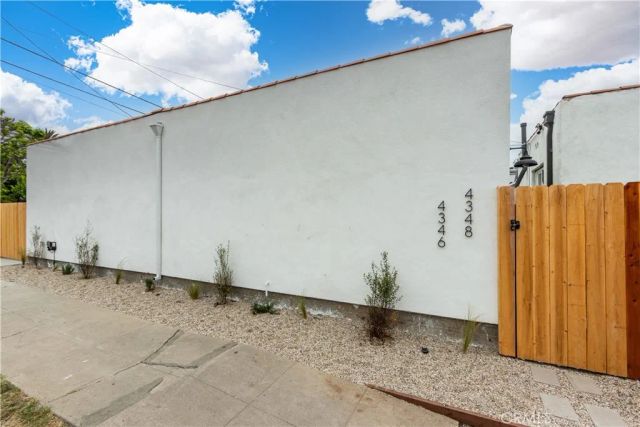 1050 S Plymouth, Los Angeles, CA 90019