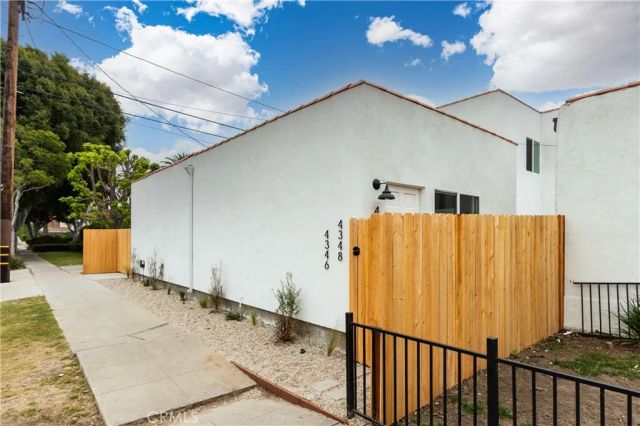 1050 S Plymouth, Los Angeles, CA 90019