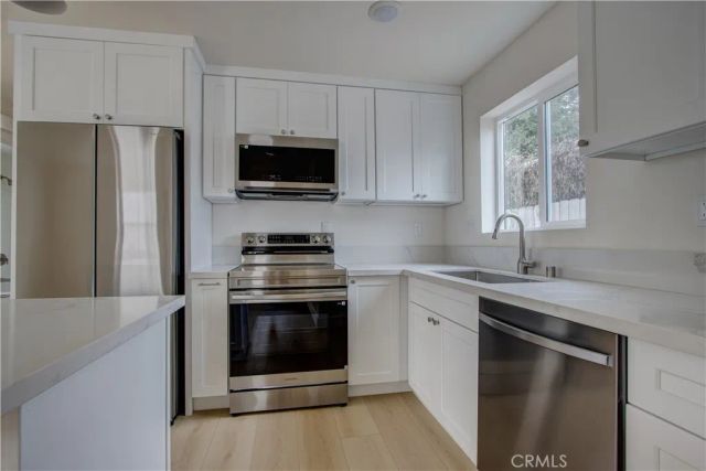 1050 S Plymouth, Los Angeles, CA 90019