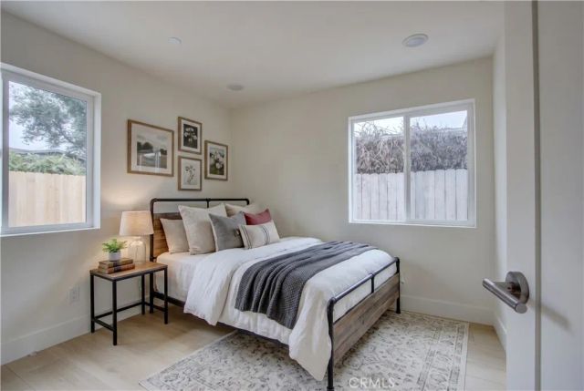 1050 S Plymouth, Los Angeles, CA 90019