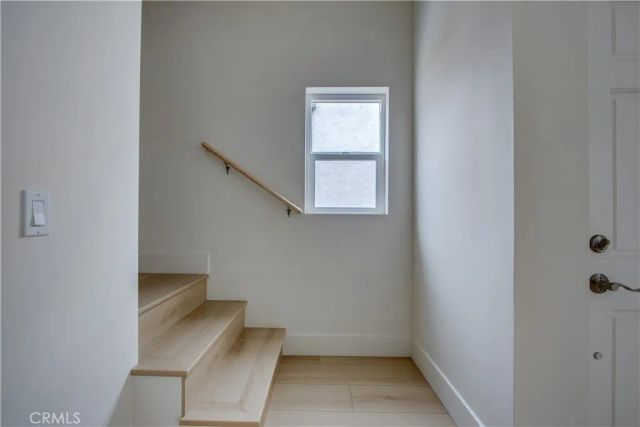 1050 S Plymouth, Los Angeles, CA 90019