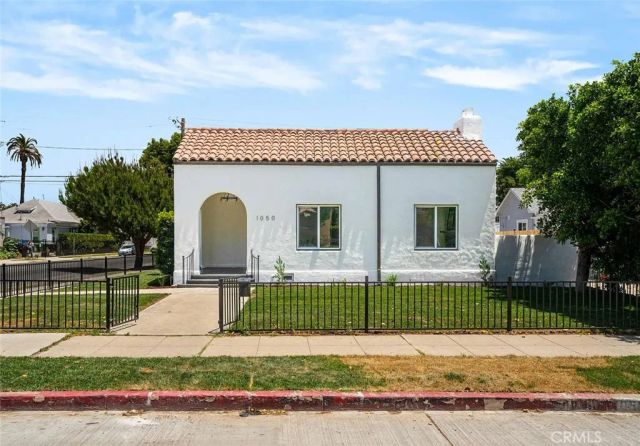 1050 S Plymouth, Los Angeles, CA 90019