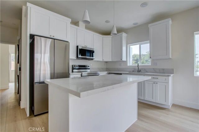 1050 S Plymouth, Los Angeles, CA 90019