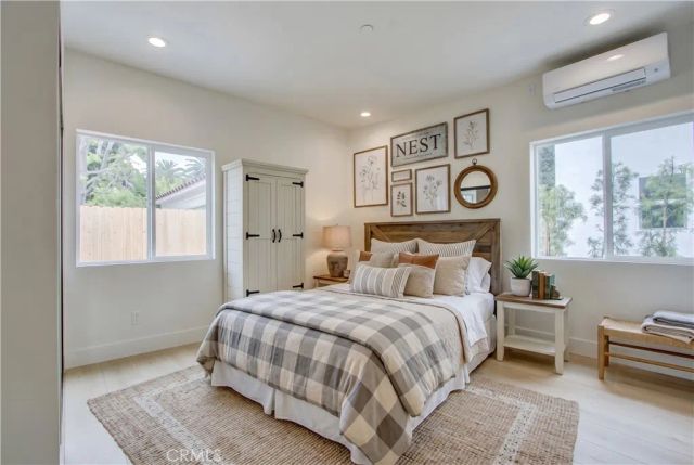 1050 S Plymouth, Los Angeles, CA 90019