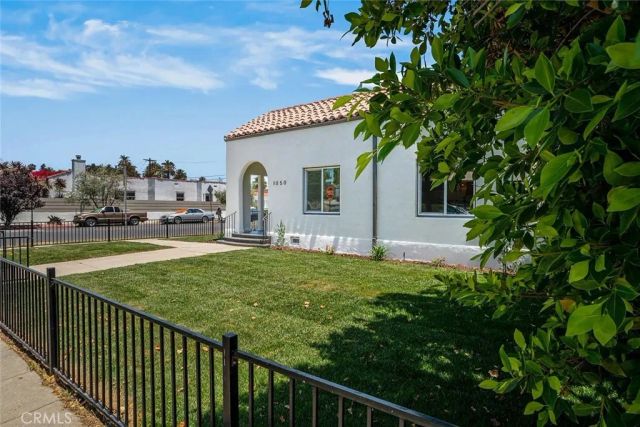 1050 S Plymouth, Los Angeles, CA 90019