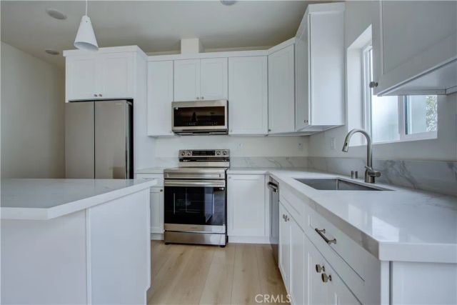 1050 S Plymouth, Los Angeles, CA 90019