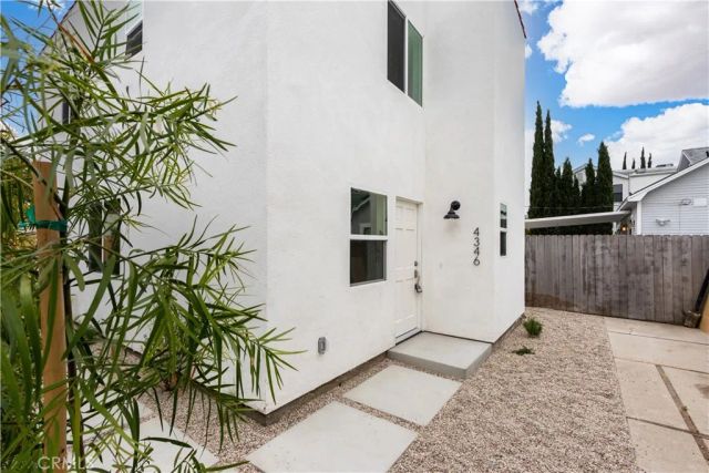 1050 S Plymouth, Los Angeles, CA 90019
