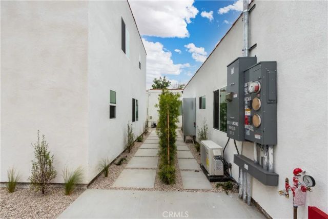 1050 S Plymouth, Los Angeles, CA 90019