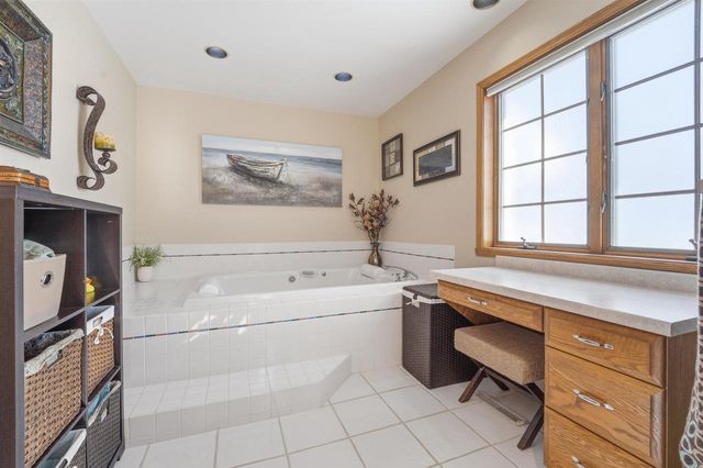 N5122 SUMMIT DRIVE, Fond Du Lac, WI 54937