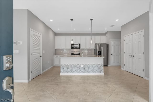 1141 S Town And River DR, Fort Myers, FL 33919