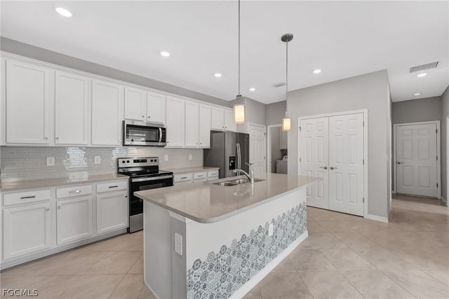 1141 S Town And River DR, Fort Myers, FL 33919