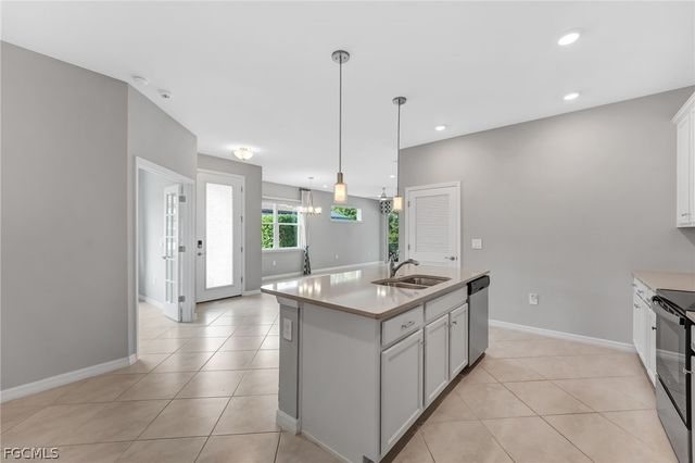 1141 S Town And River DR, Fort Myers, FL 33919