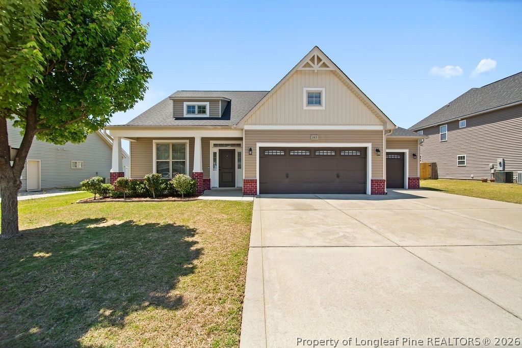 343 Fountain Grove Drive, Raeford, NC 28376