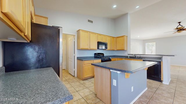 871 E SHERRI Drive, Gilbert, AZ 85296