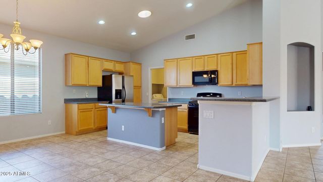871 E SHERRI Drive, Gilbert, AZ 85296