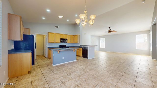 871 E SHERRI Drive, Gilbert, AZ 85296