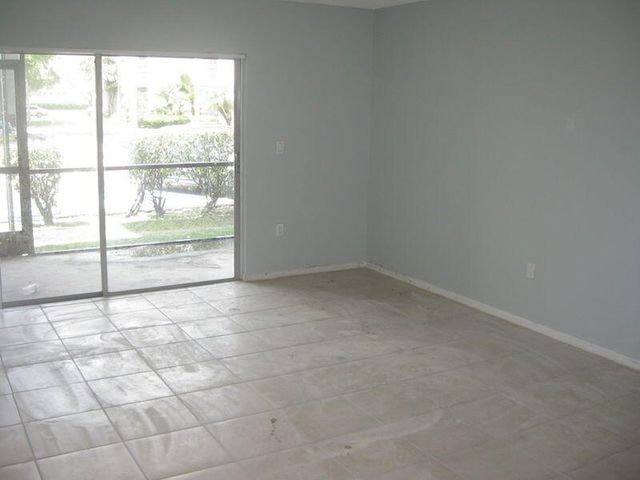 721 N Pine Island Road 116, Plantation, FL 33324